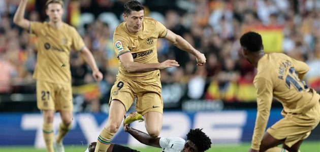 قائمة برشلونة – ليفاندوفسكي يعود استعدادا لـ السوبر