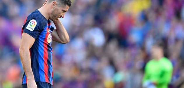 تشكيل برشلونة – ليفاندوفسكي يقود هجوم برشلونة أمام بيتيس