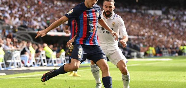 حكم الكلاسيكو: متحمس للنهائي.. والـ VAR جعل كرة القدم أكثر عدلا