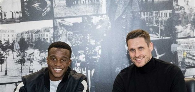 أغلق الباب أمام الجميع.. دورتموند يمدد تعاقد موكوكو لـ 2026